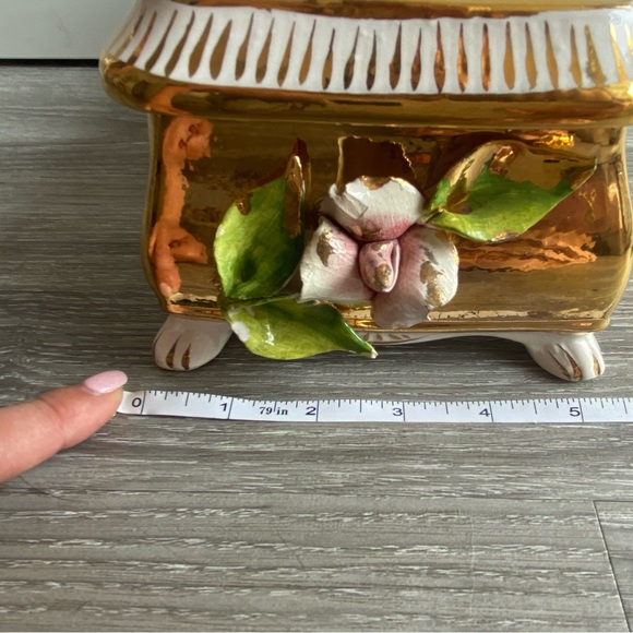 Vintage Gorgeous Hard To Find Gold and Floral Trinket Box Made In Italy - Picture 13 of 14
